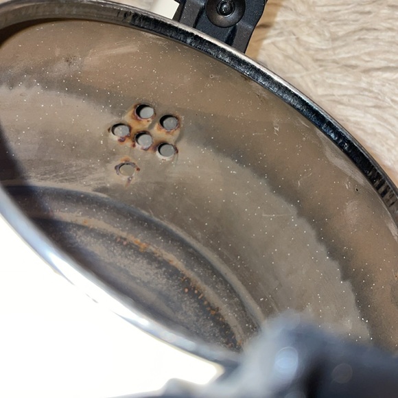 Le Creuset ombre white cream kettle - Picture 11 of 15